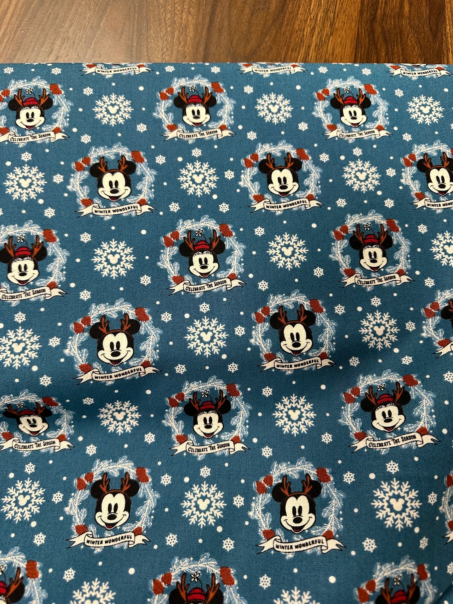 Disney - Festive Mickey Mouse Wreath - Navy