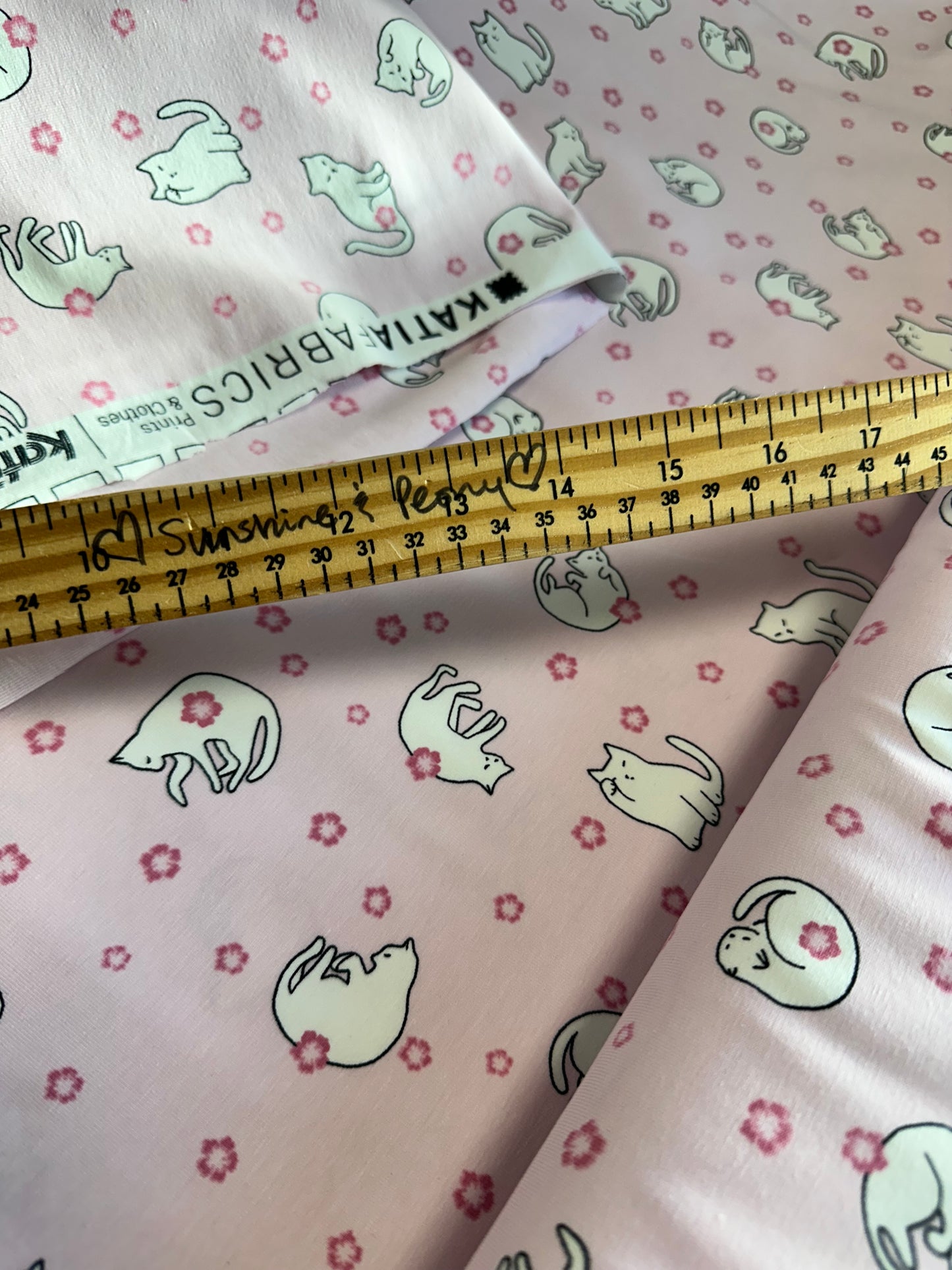 Tricot - Katia Fabrics - Rose - Chats en fleurs de cerisier - Jersey - vendu au demi-mètre