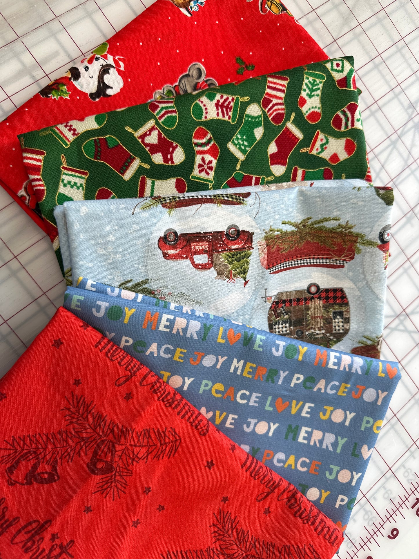 Christmas -  Festive Fat Quarter Bundle
