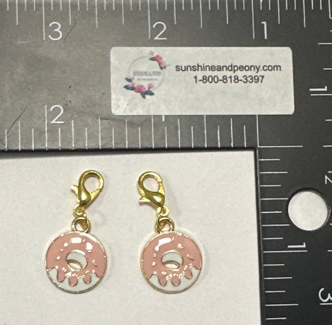Stitch Marker / Zipper pull - Charm - Little glazed pink and white donut