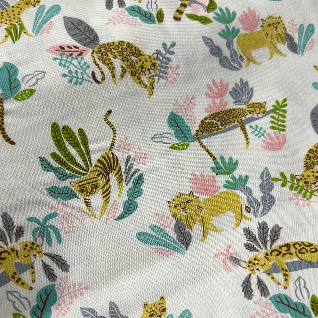 Blend Fabrics - Lions, Tigers and More - Wild Cats - White