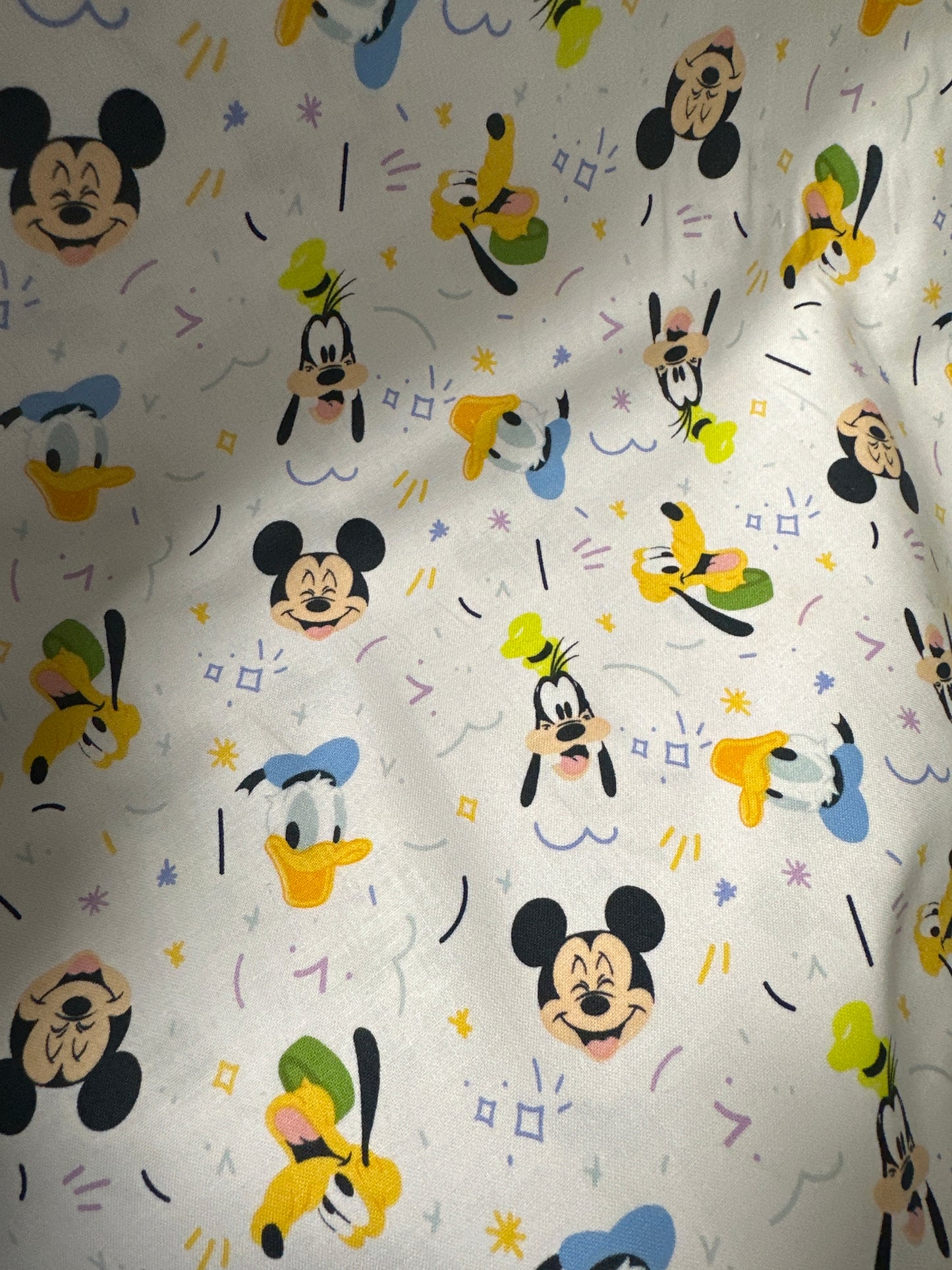 Disney - Mickey Mouse and Friends - White - Play all Day
