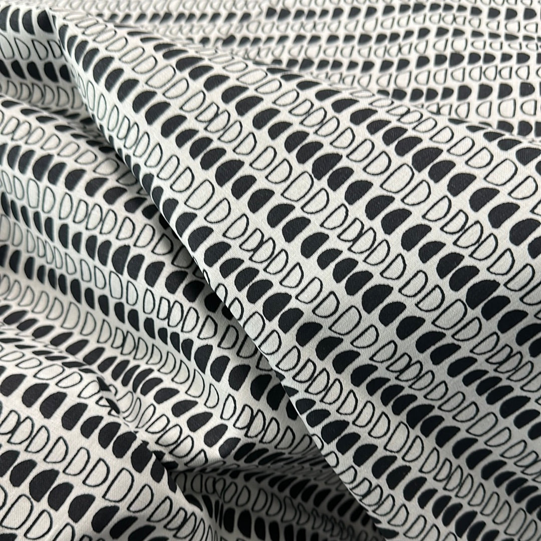 Essex - Quarry Trail by Anna Graham for Robert Kaufman - Black and White Half Moons