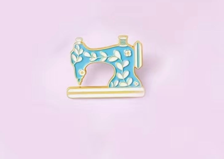 Enamel Sewing Machine Brooch / Pin