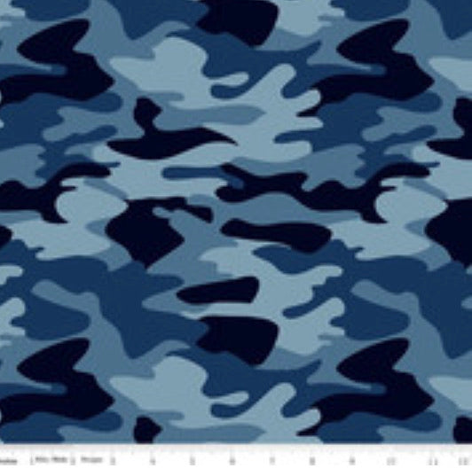 Riley Blake - Nobody Fights Alone - Camo Blue