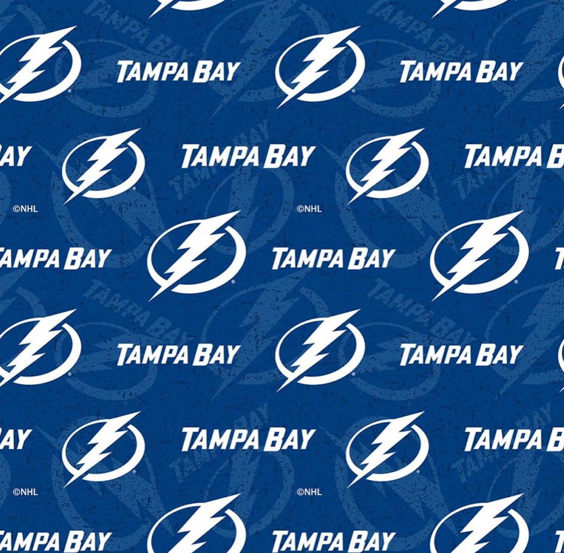 Last cut from bolt approx 14.5" x width of fabric - NHL Hockey Teams - Tampa Bay Lightning - Quilting Cotton - Per Half Metre