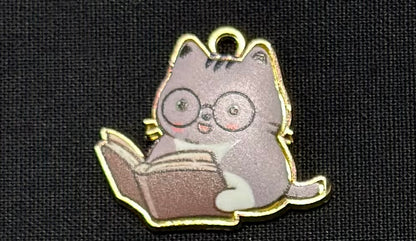 Enamel - Smart Cats -  Reading - Charm