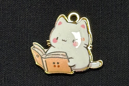 Enamel - Smart Cats -  Reading - Charm