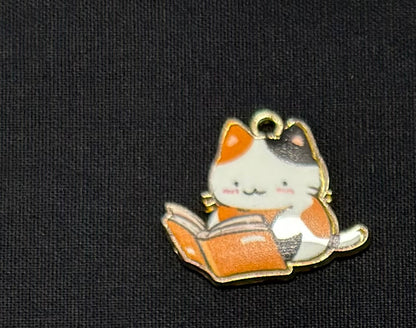 Enamel - Smart Cats -  Reading - Charm