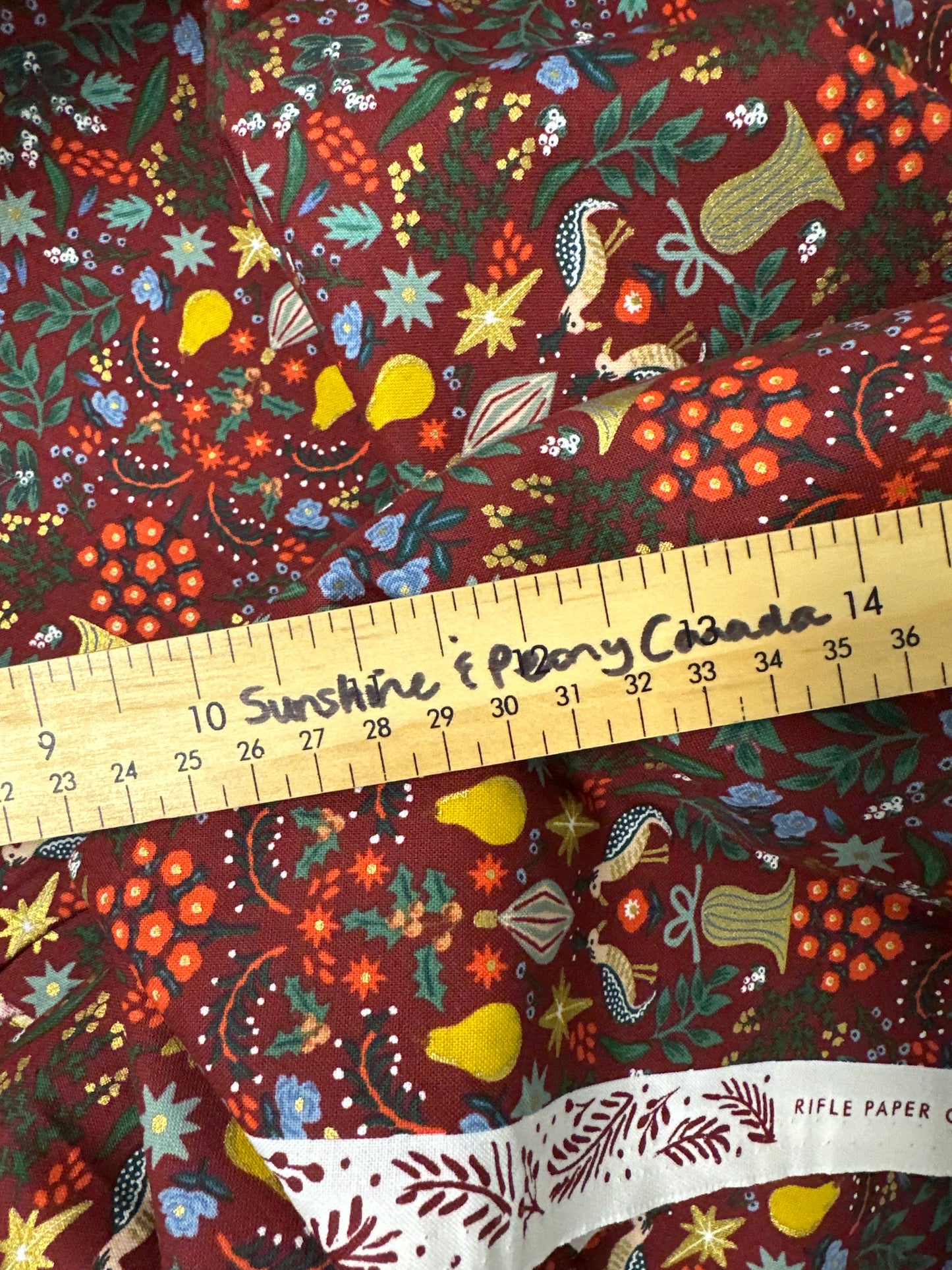 Rifle Paper Co.- Strawberry Fields - Noir