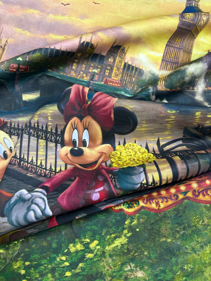 Panneau Disney - Panneau Disney Mickey et Minnie à Londres 36 pouces - Panneau 36" x 43/44"