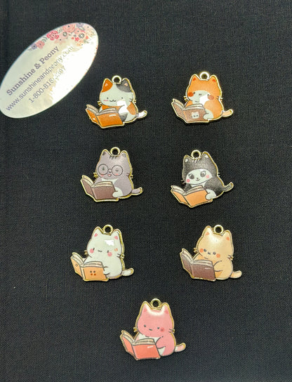 Enamel - Smart Cats -  Reading - Charm