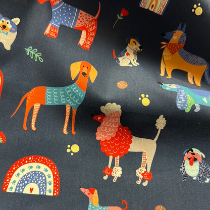Moustaches et queues - Teckels (Weiner Dogs) dans Pulls on Navy - par Robert Kaufman